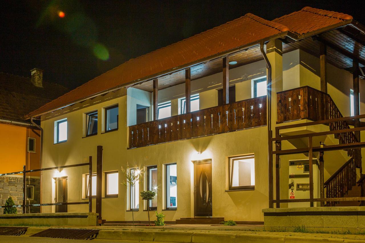 Salt Holiday Apartment Praid Bagian luar foto